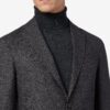 abito tessuto cerruti 1881  Si distingue per la sofisticata lavorazione sartoriale l'abito monopetto dalle linee aderenti.