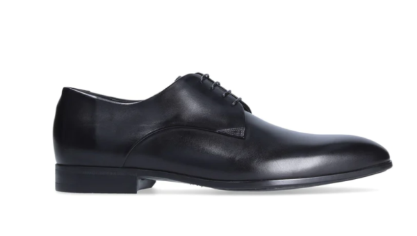 scarpa franceschetti suola in gomma derby tomaia liscia in vitello, fondo in  gomma da abbinare con un abito browngreen prodotto da corneliani ed un cappotto sartoria 1911
